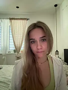 LillyStarr online show from June 27, 2026, 7:57 am