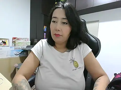 Snapshot of saramaSS chatting on May 24, 2026, 11:10 pm saramaSS online show from May 24, 2026, 11:10 pm