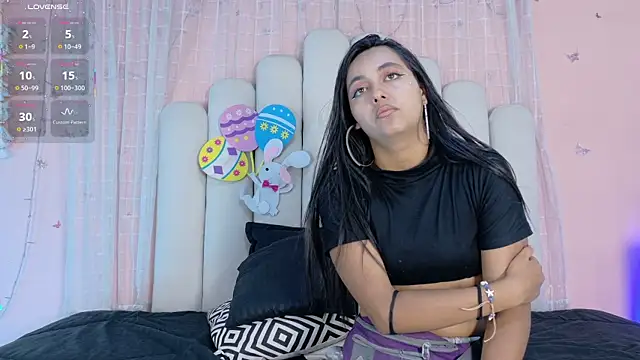 Hollyyqueen  online show from June 1, 2026, 7:26 pm