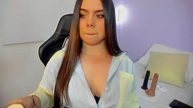 Snapshot of luna_blazze_ chatting on June 20, 2026, 12:30 pm luna blazze online show from June 20, 2026, 12:30 pm