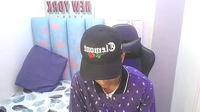 Snapshot of liam_play chatting on May 14, 2026, 4:08 am liam play online show from May 14, 2026, 4:08 am