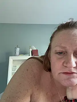 Kellilyn10 online show from June 19, 2026, 12:15 am