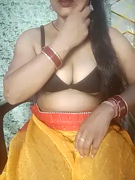 Snapshot of Juli_80 chatting on May 31, 2026, 6:09 pm Juli 80 online show from May 31, 2026, 6:09 pm