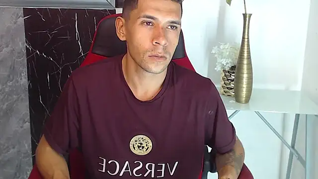 Snapshot of Miguel_sexxx chatting on June 7, 2026, 4:00 pm Miguel sexxx online show from June 7, 2026, 4:00 pm