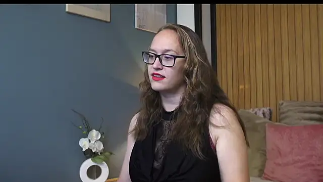 Snapshot of JasmineWhite chatting on June 30, 2026, 4:46 am JasmineWhite online show from June 30, 2026, 4:46 am