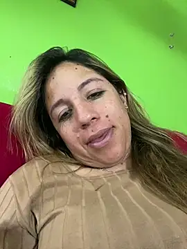 Snapshot of queen_silvanna chatting on June 30, 2026, 3:29 am queen silvanna online show from June 30, 2026, 3:29 am