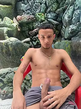 friends lust latin online show from July 28, 2026, 4:39 pm