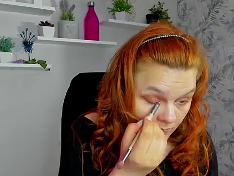 GingerKitten1 online show from May 27, 2026, 5:48 am