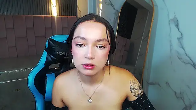 Cinnamon b online show from May 26, 2026, 8:05 pm