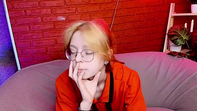 FoxxyyPolly online show from May 21, 2026, 5:25 am
