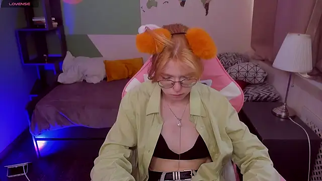 FoxxyyPolly online show from June 20, 2026, 5:32 am