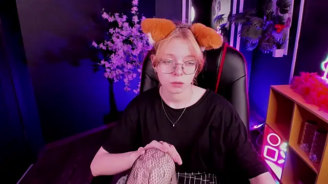 FoxxyyPolly online show from June 27, 2026, 5:56 am