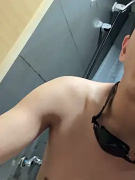 sluttydogsextoy online show from May 7, 2026, 10:15 pm