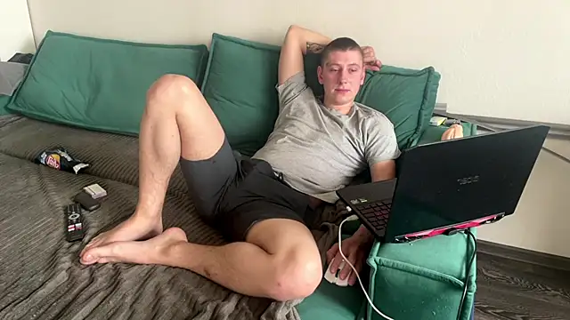 Keksik  online show from June 3, 2026, 5:21 am