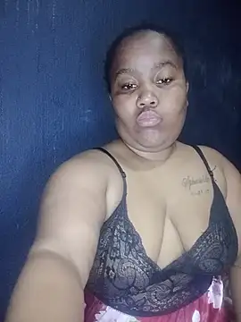ChubbyMidgetxxx19 online show from June 25, 2026, 7:18 pm