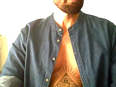 Alessandromagno8 online show from May 25, 2026, 8:53 am