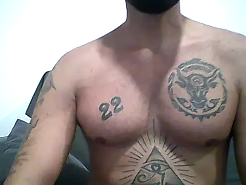 Alessandromagno8 online show from May 26, 2026, 6:26 pm