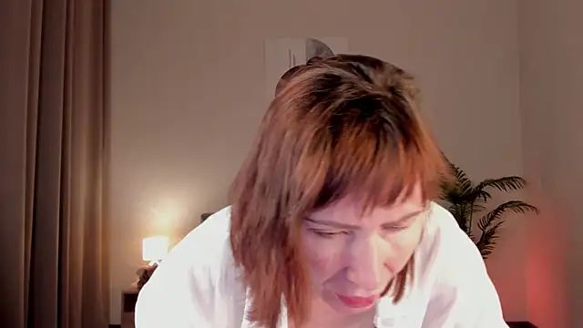 gracekellyyy online show from May 12, 2026, 8:33 am