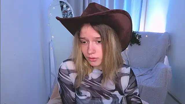 Snapshot of MilanaRayy chatting on June 23, 2026, 5:27 am MilanaRayy online show from June 23, 2026, 5:27 am