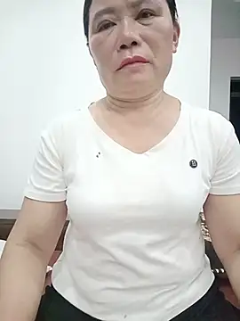 Snapshot of -Lytina- chatting on August 3, 2026, 2:00 pm -Lytina- online show from August 3, 2026, 2:00 pm