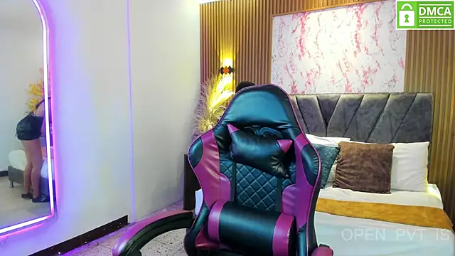 Aisha Vex online show from June 12, 2026, 1:21 pm