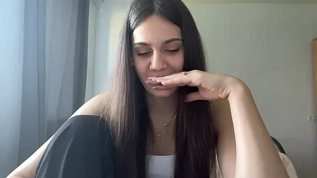 Snapshot of MaryRaven chatting on May 21, 2026, 1:51 pm MaryRaven online show from May 21, 2026, 1:51 pm