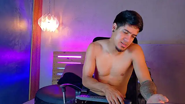 criss hardcock  online show from June 6, 2026, 1:27 pm