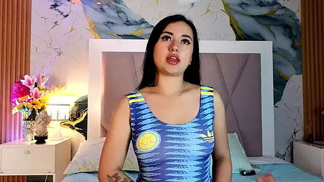 MiiaRousse  online show from June 24, 2026, 11:04 pm