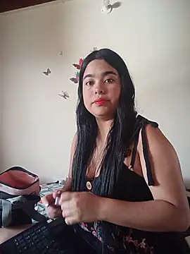 MiiaHott W online show from July 10, 2026, 6:43 pm