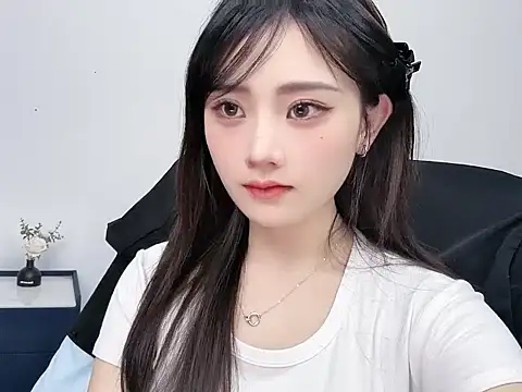  222Mia online show from May 8, 2026, 9:36 am