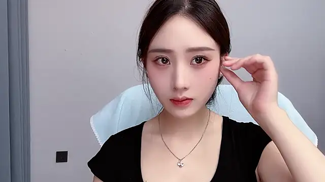  222Mia online show from June 30, 2026, 2:34 am