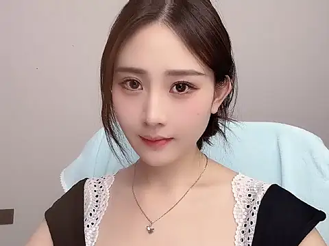  222Mia online show from July 5, 2026, 5:36 am