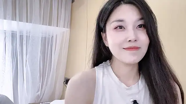 Emma qiqi online show from May 19, 2026, 4:19 am