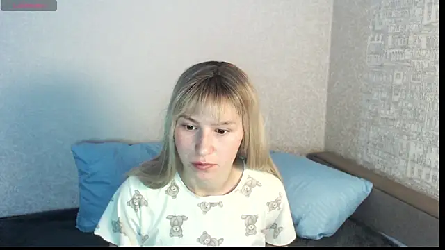 polly holyy online show from May 18, 2026, 1:02 am