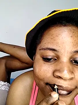 Snapshot of JuicyHoney_01 chatting on June 4, 2026, 8:31 am JuicyHoney 01 online show from June 4, 2026, 8:31 am