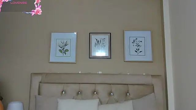 Snapshot of EmilyWinter_ chatting on June 3, 2026, 4:56 pm EmilyWinter online show from June 3, 2026, 4:56 pm