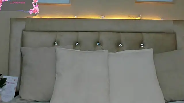 Snapshot of EmilyWinter_ chatting on June 15, 2026, 11:34 am EmilyWinter online show from June 15, 2026, 11:34 am