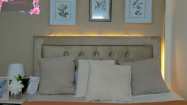 Snapshot of EmilyWinter_ chatting on June 16, 2026, 11:35 am EmilyWinter online show from June 16, 2026, 11:35 am