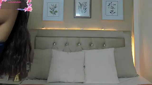 Snapshot of EmilyWinter_ chatting on June 28, 2026, 12:11 pm EmilyWinter online show from June 28, 2026, 12:11 pm