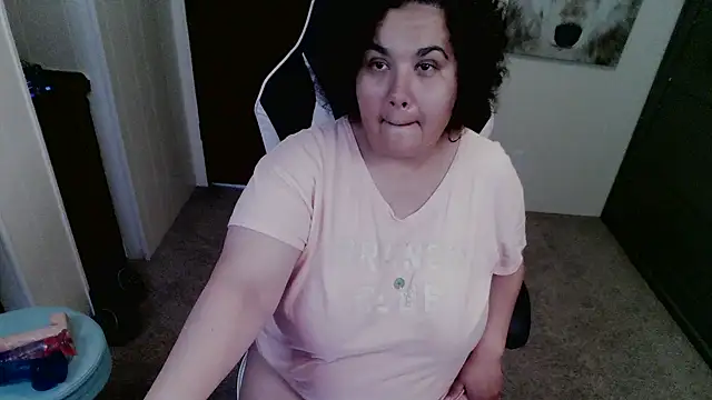 Snapshot of SweetPuertoRicanBliss chatting on July 21, 2026, 8:33 pm SweetPuertoRicanBliss online show from July 21, 2026, 8:33 pm