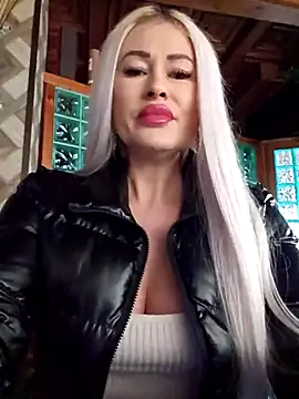 Snapshot of MILFBARBY chatting on March 3, 2025, 8:27 am MILFBARBY online show from March 3, 2025, 8:27 am