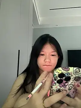 shuyuanli445 online show from June 8, 2026, 11:27 pm