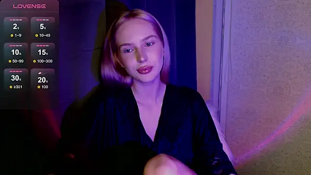 Snapshot of MichelleVelour chatting on May 20, 2026, 5:30 pm MichelleVelour online show from May 20, 2026, 5:30 pm