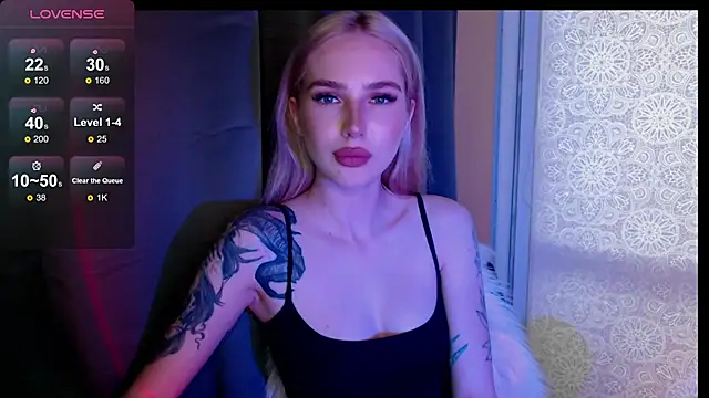 Snapshot of MichelleVelour chatting on June 7, 2026, 4:11 pm MichelleVelour online show from June 7, 2026, 4:11 pm