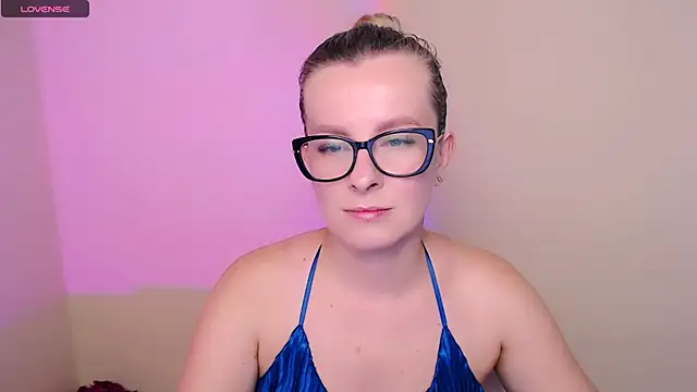 MariaTess  online show from June 15, 2026, 1:35 pm