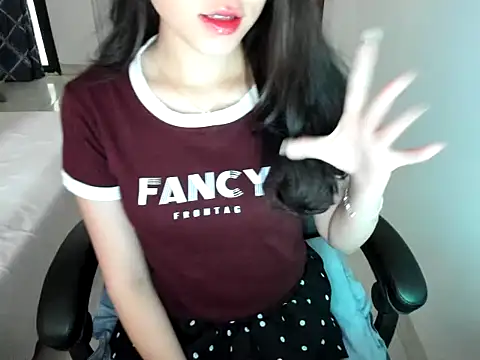 Linh smile  online show from June 30, 2026, 8:26 am