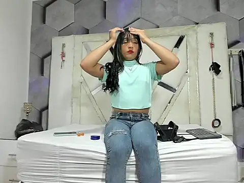 RoussJimenez online show from May 13, 2026, 2:42 am