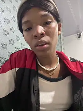 Liss Love1 online show from June 28, 2026, 3:01 am