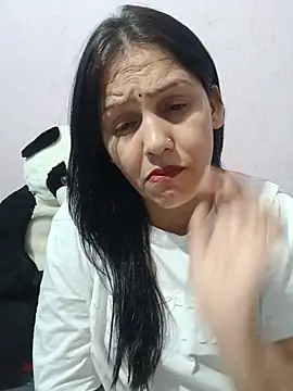 simmy14321 online show from June 20, 2026, 4:54 pm