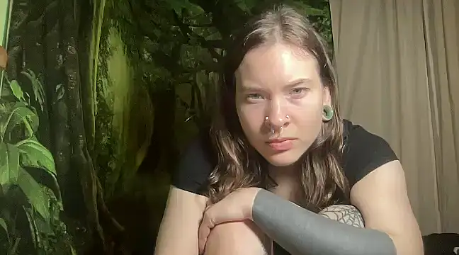 mo0ngoddess online show from January 11, 2025, 11:34 am